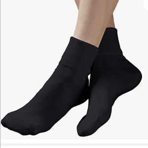 3 pairs Extended size black seamless toe socks